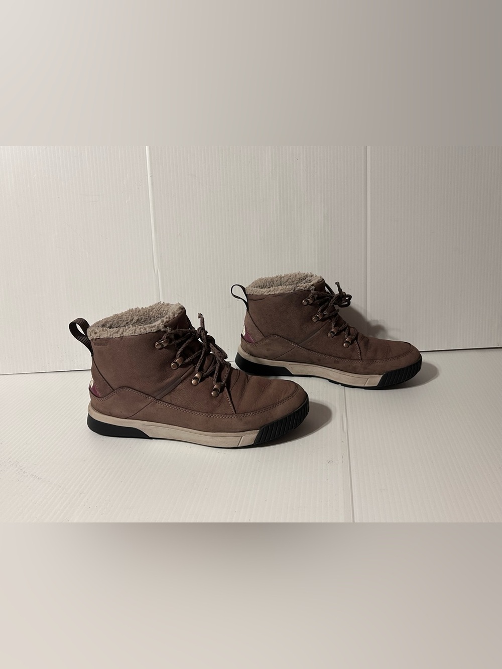 The North Face Sierra mid lace winter waterproof boots women’s size 9